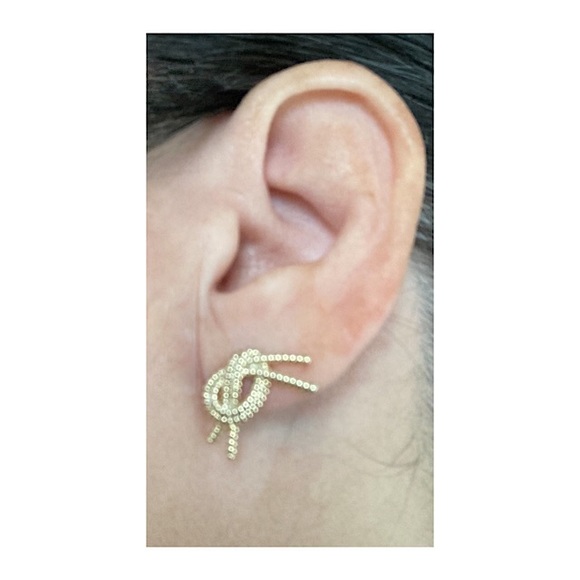 Women Small Pierced Twisted Knotted Knot Metal Stud Earrings Gold Tone NWOT - Picture 7 of 7
